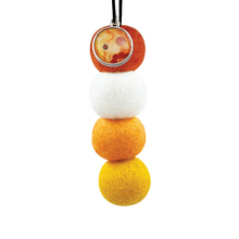 To Chase / Ngaimai - Honeysuckle