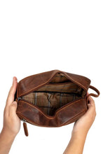 Wildera Leather Orion Toiletry Bag - Sandal